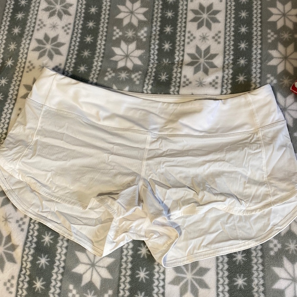 White lululemon shorts